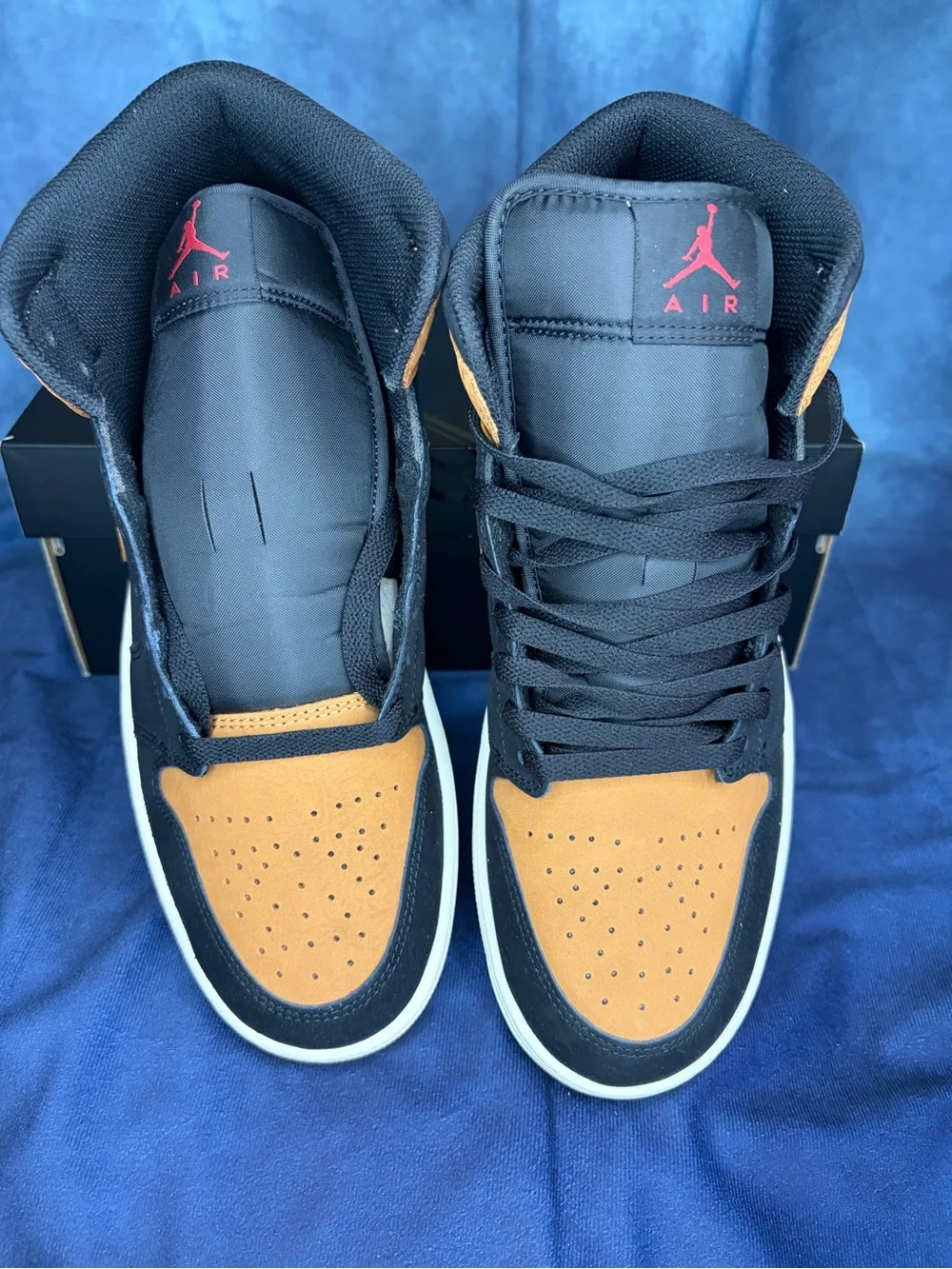 Jordan 1 Mid SE